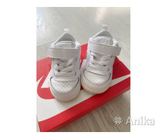 Кроссовки Nike - Image 1