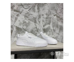 Кроссовки Nike белого цвета размер 40