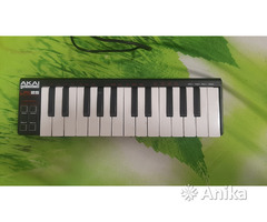 Midi клавиатура Akai LPK pro 25