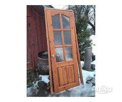 Дверь межкомнатная деревянная остеклённая