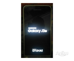 Мобильный телефон Samsung J3